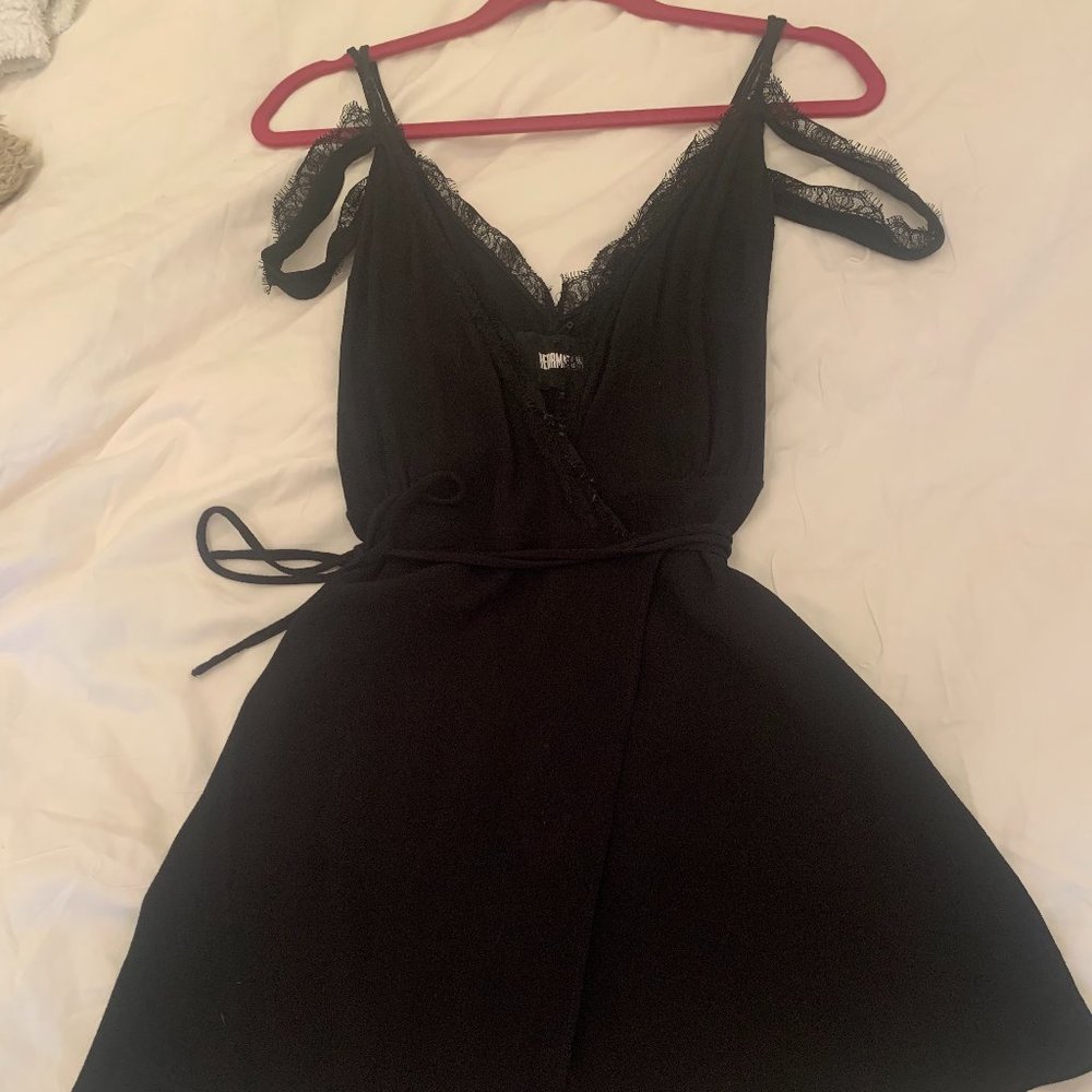 Black Reformation Elie Dress Size 6 (fits like Size 4)